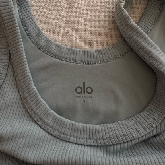 ALO Yoga Ribbed Gray Sports Bra - Picture 3 of 4